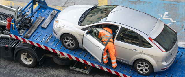 Servicio de grúa en el seguro de coche, ¿lo cubre?